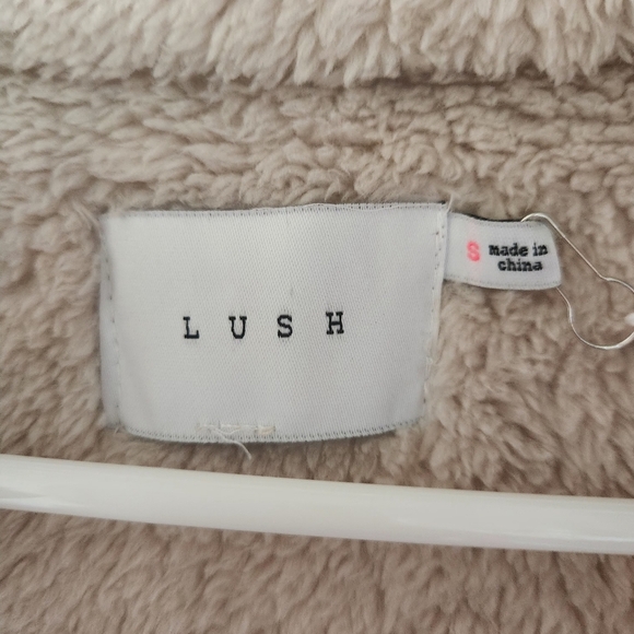 Lush Teddy Zip Up Jacket Cream Size S NWT - Picture 4 of 7